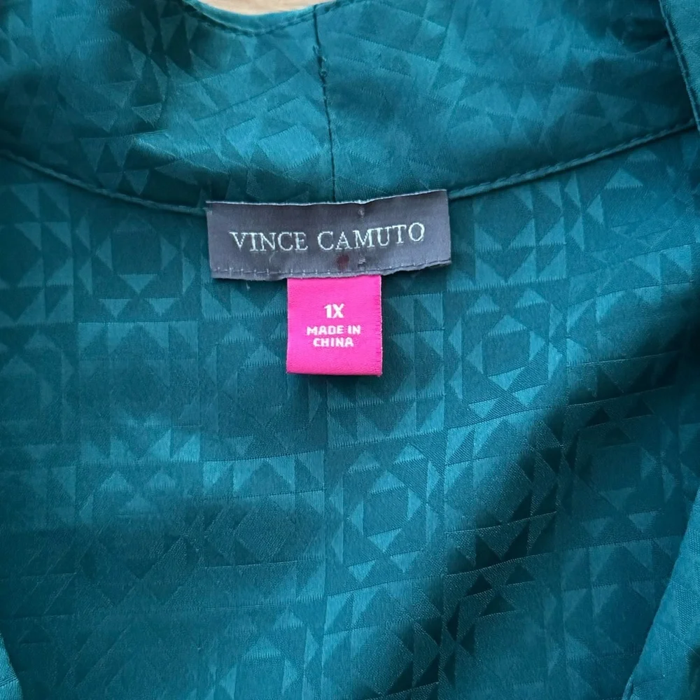 VINCE CAMUTO SHORT SLEEVES BLOUSE TIE NECK GREEN SIZE 1X PLUS LIGHTWEIGHT‎ NEW